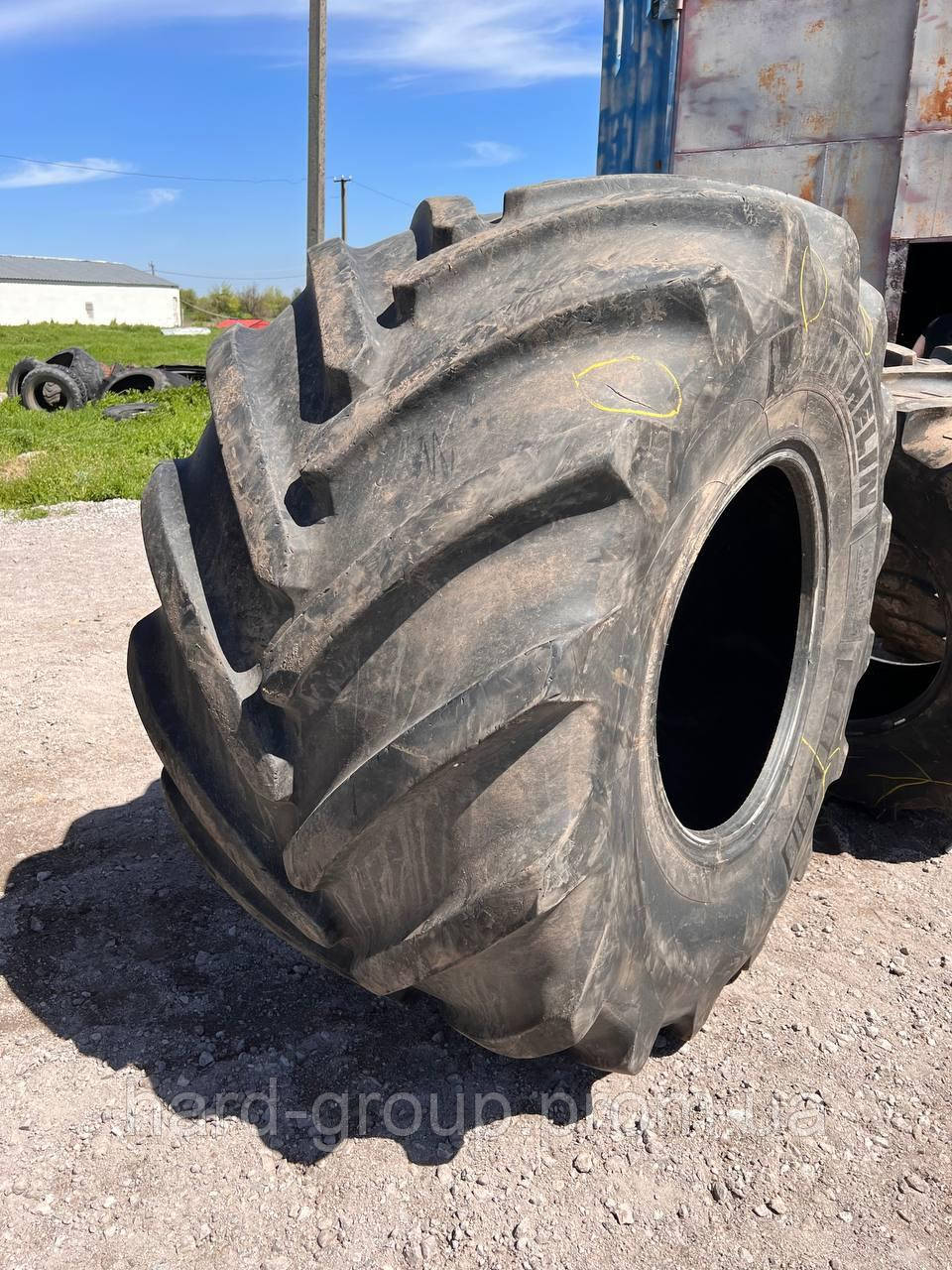 Шина Б/У 1000/55R32 (Michelin)