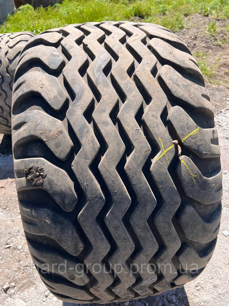 Шина Б/У 560/60R22.5 (BKT)