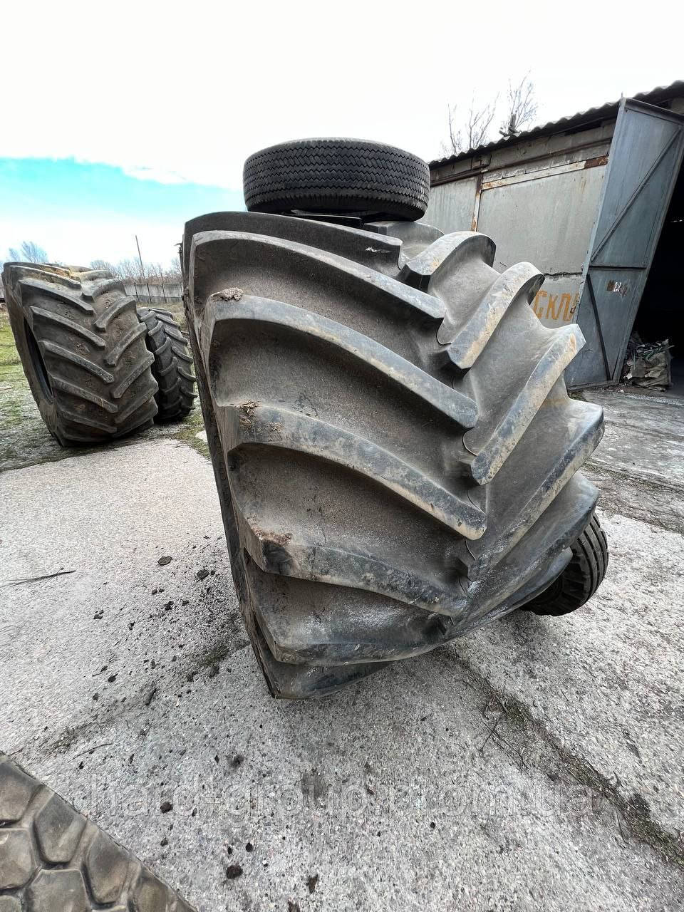 Шина Б/У 1050/50R32 (Michelin)