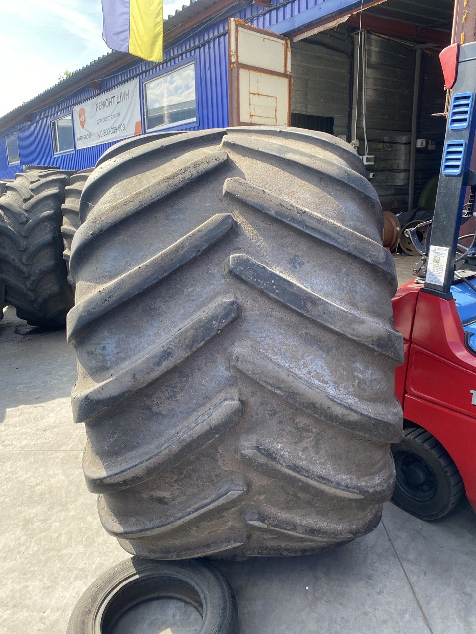 Шина Б/У 1050/50R32 (Michelin) — фото 2