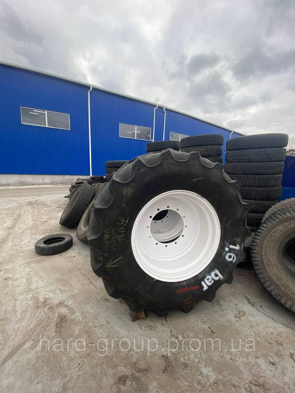 Шина Б/У 710/70R42 + 600/70R30 (набір, уточнити) — фото 4